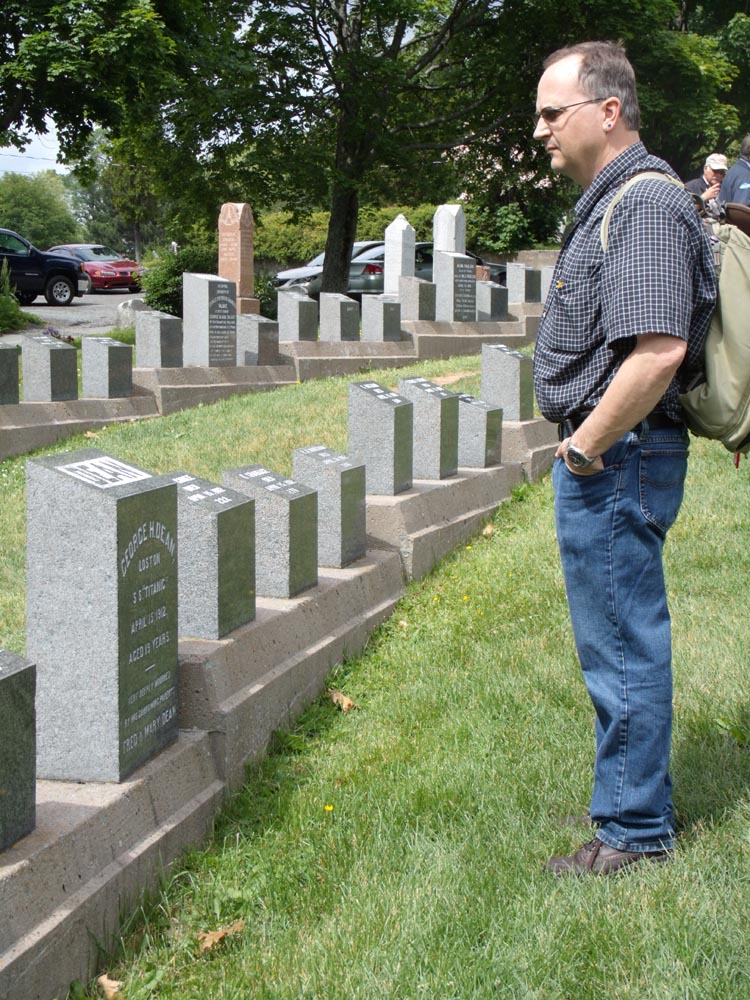 Titanic graves